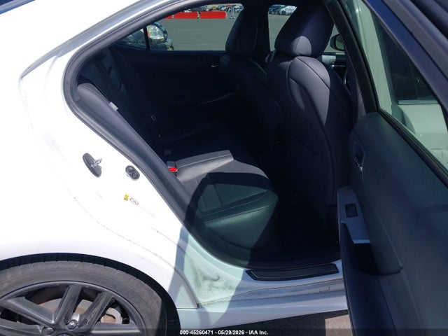 45260471 :رقم المزاد ، JTHCF1D29F5022246 vin ، 2015 Lexus Is 250 مزاد بيع