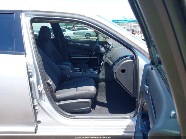 45260495 :رقم المزاد ، 2C3CCAAG0LH239395 vin ، 2020 Chrysler 300 Touring مزاد بيع