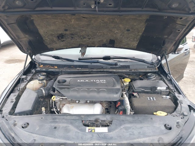45260509 :رقم المزاد ، 1C3CCCBBXFN550441 vin ، 2015 Chrysler 200 S مزاد بيع