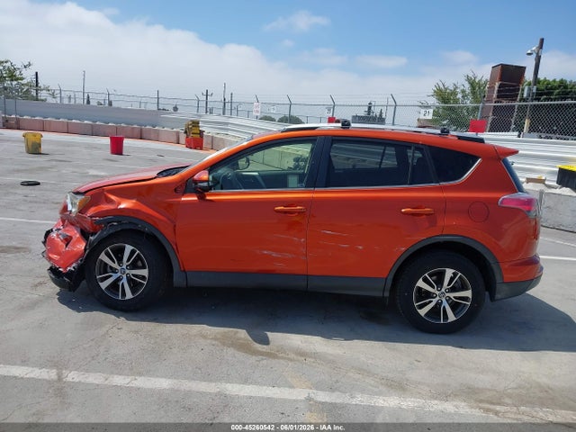 JTMWFREV3GJ081856 Toyota Rav4 Xle