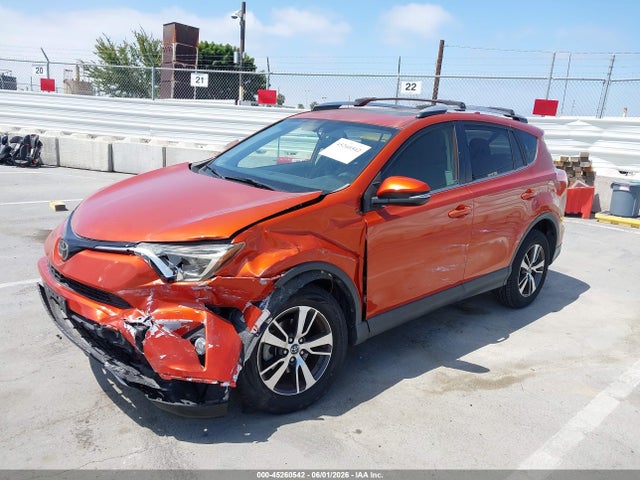 JTMWFREV3GJ081856 Toyota Rav4 Xle