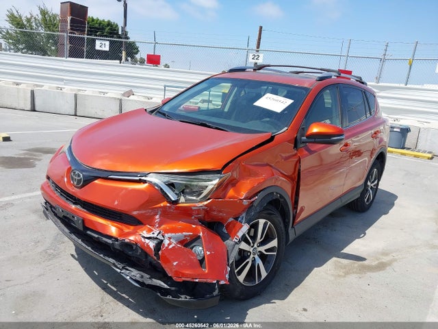 JTMWFREV3GJ081856 Toyota Rav4 Xle