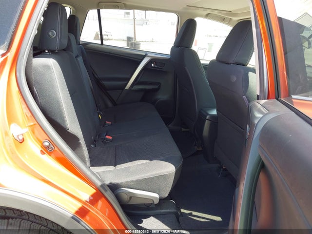 JTMWFREV3GJ081856 Toyota Rav4 Xle