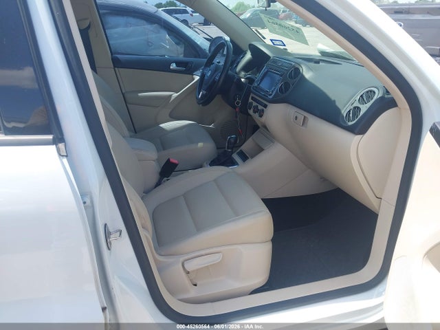 45260564 :رقم المزاد ، WVGAV3AX1EW608922 vin ، 2014 Volkswagen Tiguan Se مزاد بيع