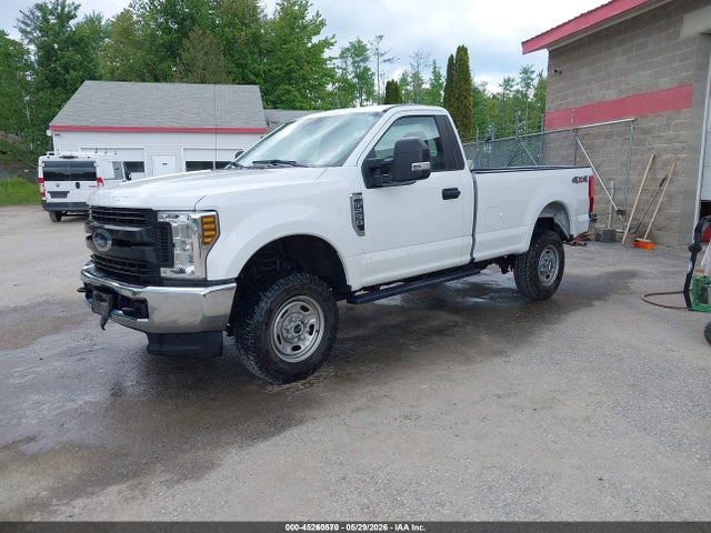 Ford F-250 Xl 2018 1FTBF2B67JEC84090 Image 2