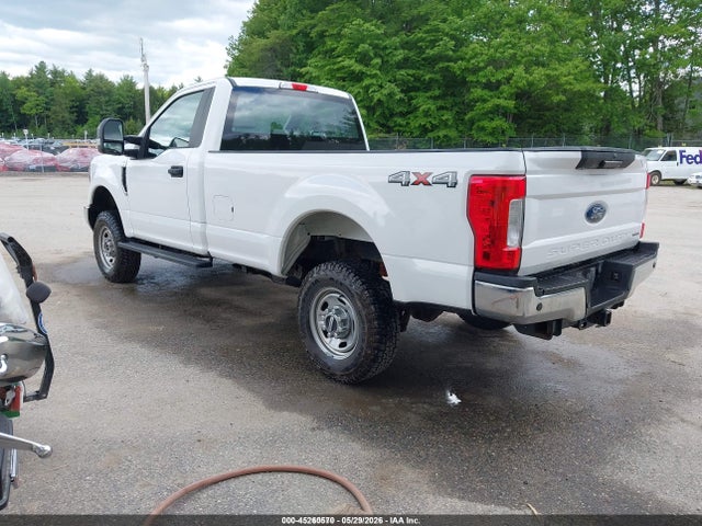 Ford F-250 Xl 2018 1FTBF2B67JEC84090 Image 3