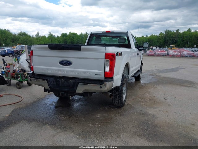 Ford F-250 Xl 2018 1FTBF2B67JEC84090 Image 4