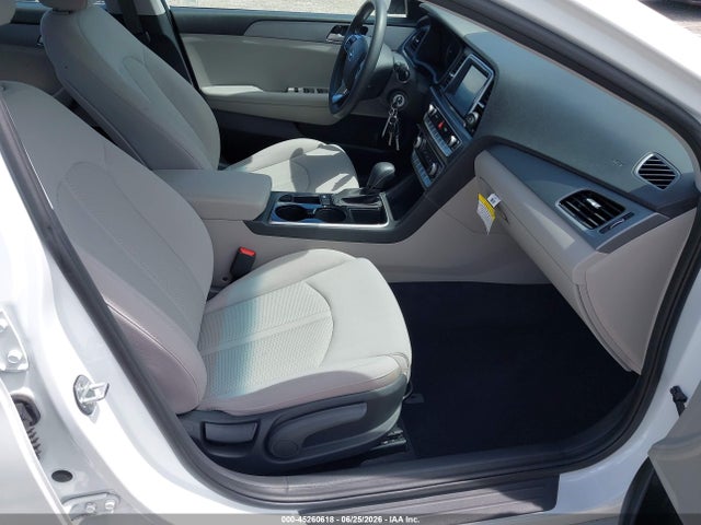 Hyundai SONATA ECO 2018 5NPE24AA0JH701642 Image 5