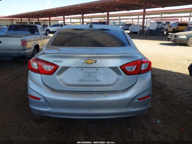 45260645 :رقم المزاد ، 1G1BC5SM1J7159835 vin ، 2018 Chevrolet Cruze Ls Auto مزاد بيع