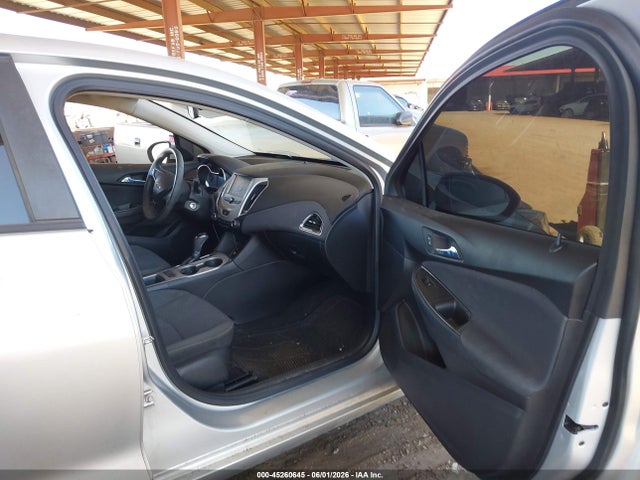 45260645 :رقم المزاد ، 1G1BC5SM1J7159835 vin ، 2018 Chevrolet Cruze Ls Auto مزاد بيع