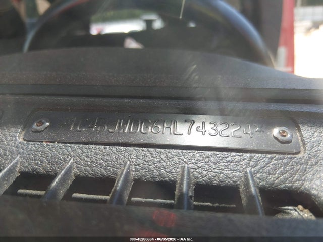 2017 Jeep Wrangler Unlimited Willy Wheeler 4x4 მანქანა იყიდება აუქციონზე, vin: 1C4BJWDG6HL743224, აუქციონის ნომერი: 45260664