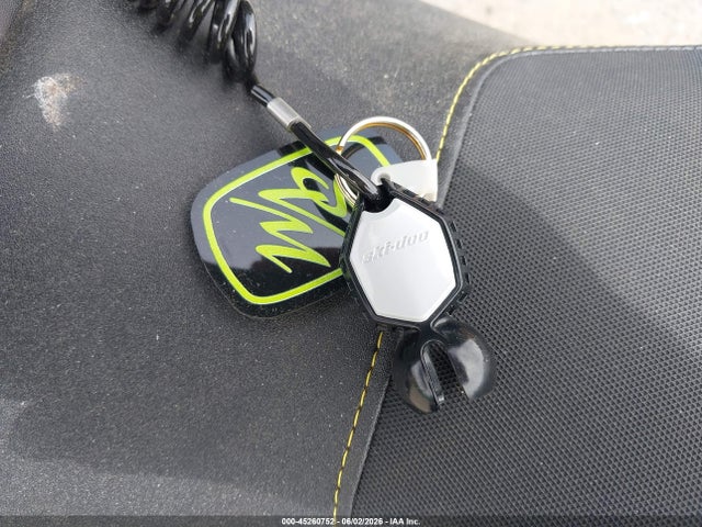 Ski-Doo Renegade Andrenaline 2024 2BPSMBRA1RV000250 Image 11
