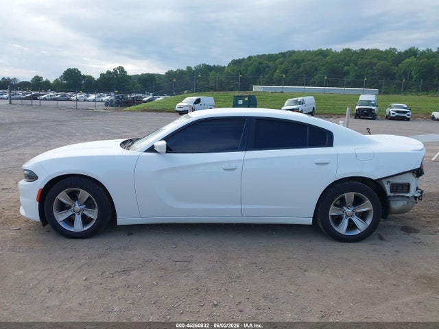 45260832 :رقم المزاد ، 2C3CDXBG9FH917872 vin ، 2015 Dodge Charger Se مزاد بيع