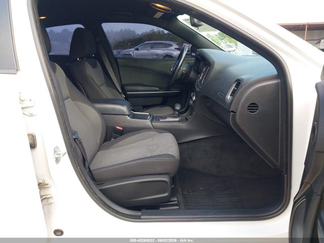 45260832 :رقم المزاد ، 2C3CDXBG9FH917872 vin ، 2015 Dodge Charger Se مزاد بيع