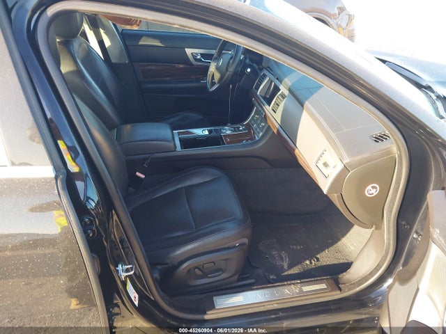 45260904 :رقم المزاد ، SAJWA0GB3ALR49817 vin ، 2010 Jaguar Xf Premium مزاد بيع