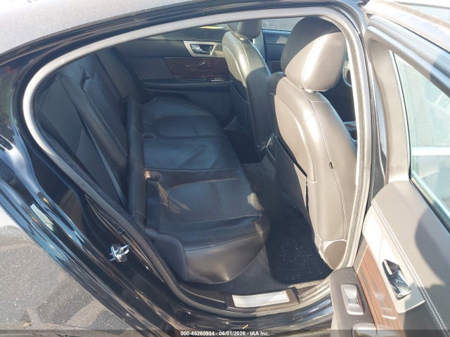 45260904 :رقم المزاد ، SAJWA0GB3ALR49817 vin ، 2010 Jaguar Xf Premium مزاد بيع