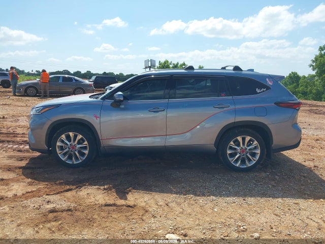 Toyota Highlander Limited 2024 5TDKDRBHXRS553494 Image 14