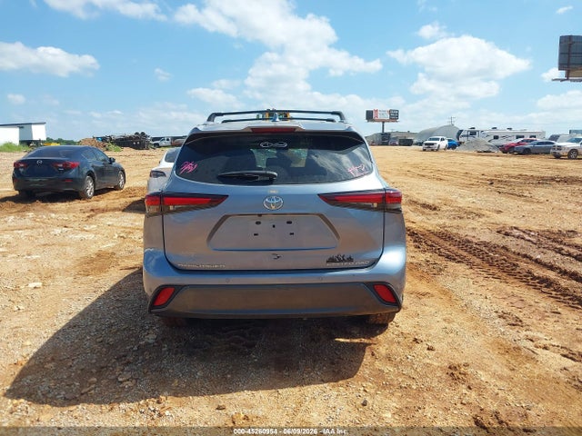 Toyota Highlander Limited 2024 5TDKDRBHXRS553494 Image 16