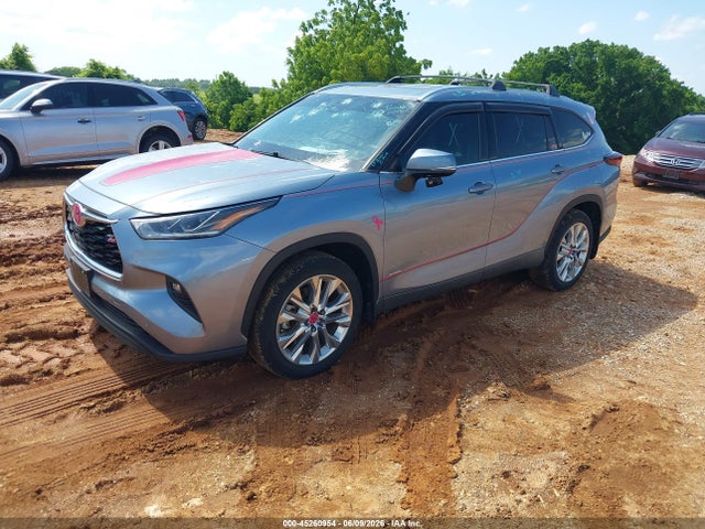 Toyota Highlander Limited 2024 5TDKDRBHXRS553494 Image 2
