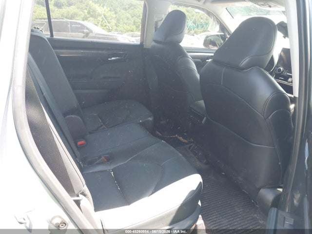 Toyota Highlander Limited 2024 5TDKDRBHXRS553494 Image 8