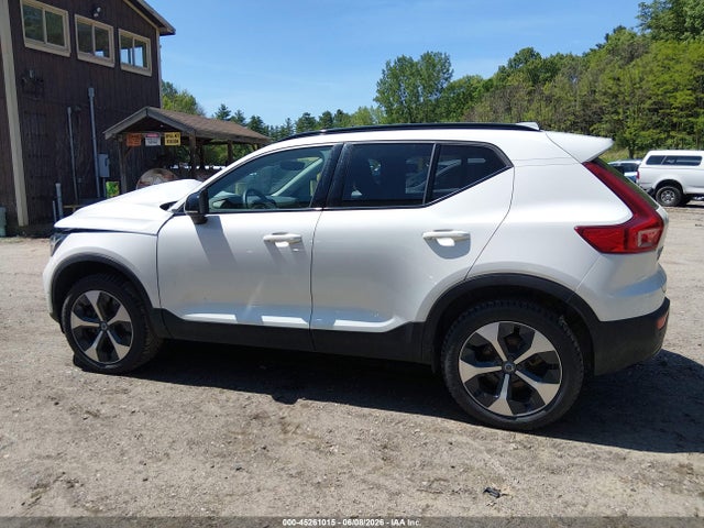 2024 Volvo Xc40 B5 Plus Dark Theme მანქანა იყიდება აუქციონზე, vin: YV4L12UL7R2332803, აუქციონის ნომერი: 45261015