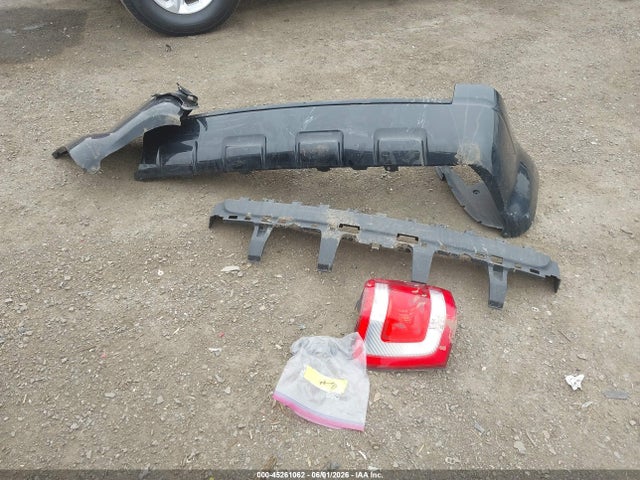 45261062 :رقم المزاد ، 1FMCU9EG8BKB84876 vin ، 2011 Ford Escape Limited مزاد بيع