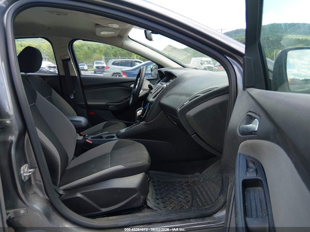 45261073 :رقم المزاد ، 1FADP3F28EL272525 vin ، 2014 Ford Focus Se مزاد بيع