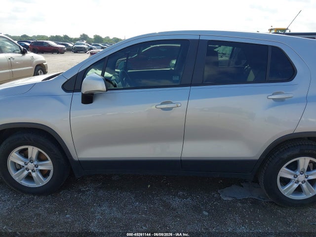 45261144 :رقم المزاد ، 3GNCJKSBXLL137336 vin ، 2020 Chevrolet Trax Fwd Ls مزاد بيع
