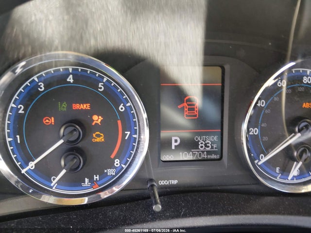 45261169 :رقم المزاد ، 2T1BURHE3HC932552 vin ، 2017 Toyota Corolla Le مزاد بيع