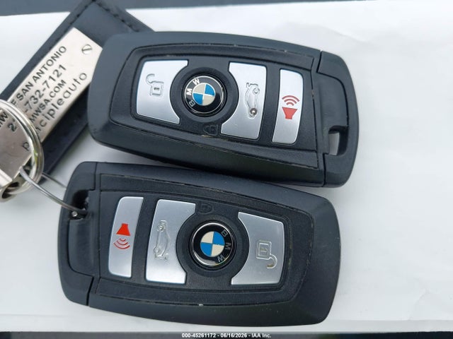 BMW 320i 2016 WBA8A9C57GK617743 Image 11