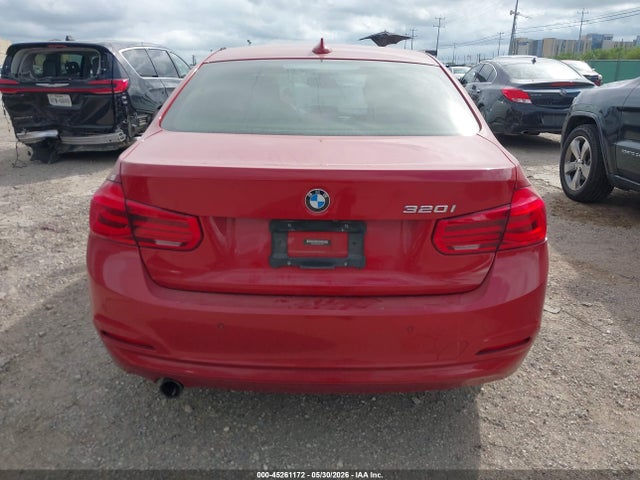 BMW 320i 2016 WBA8A9C57GK617743 Image 16