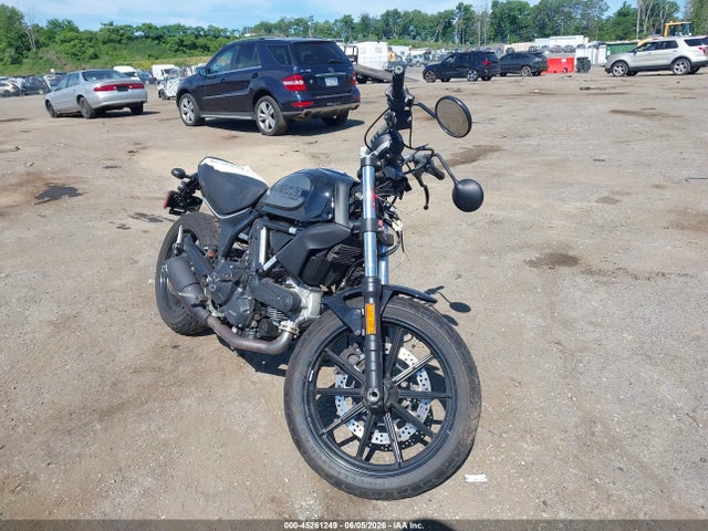 45261249 :رقم المزاد ، ML015AXG0GT000300 vin ، 2016 Ducati Scrambler Sixty2 مزاد بيع