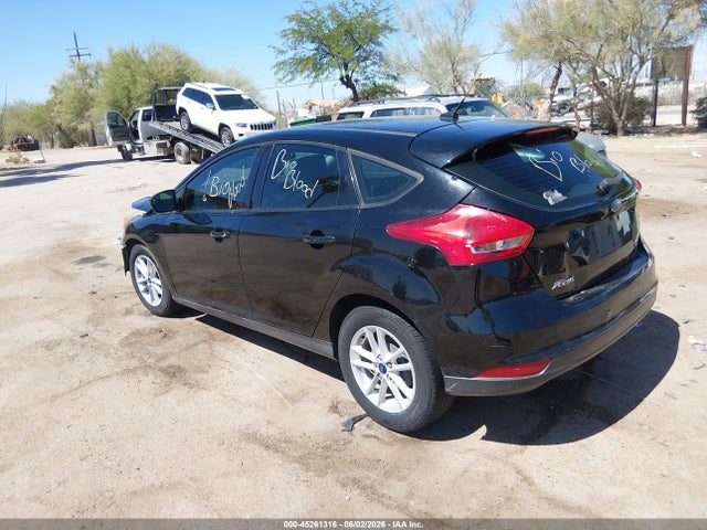 Ford FOCUS SE 2018 1FADP3K22JL244848 Image 3
