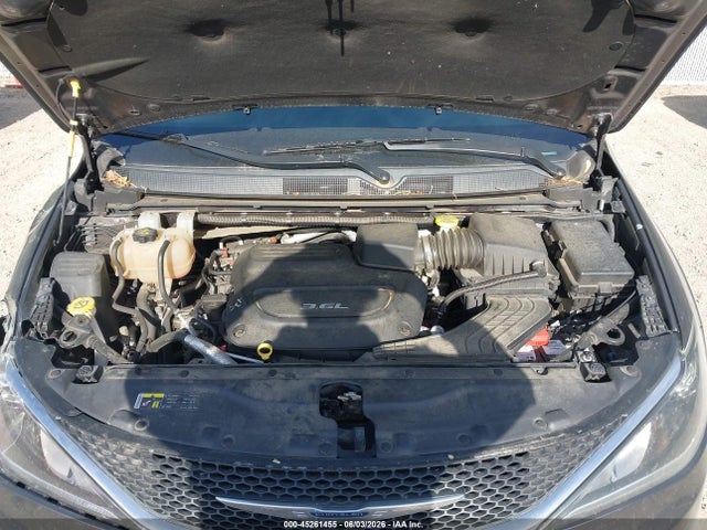 2017 Chrysler Pacifica Touring-l Plus მანქანა იყიდება აუქციონზე, vin: 2C4RC1EG2HR851342, აუქციონის ნომერი: 45261455