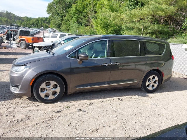 45261455 :رقم المزاد ، 2C4RC1EG2HR851342 vin ، 2017 Chrysler Pacifica Touring-l Plus مزاد بيع