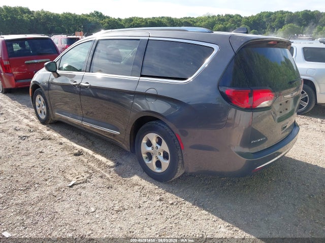 2017 Chrysler Pacifica Touring-l Plus მანქანა იყიდება აუქციონზე, vin: 2C4RC1EG2HR851342, აუქციონის ნომერი: 45261455