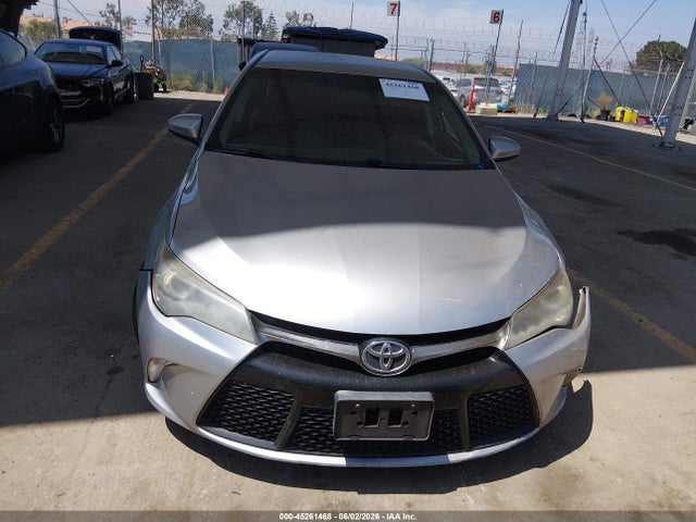 2015 Toyota Camry Se მანქანა იყიდება აუქციონზე, vin: 4T1BF1FK7FU981964, აუქციონის ნომერი: 45261468