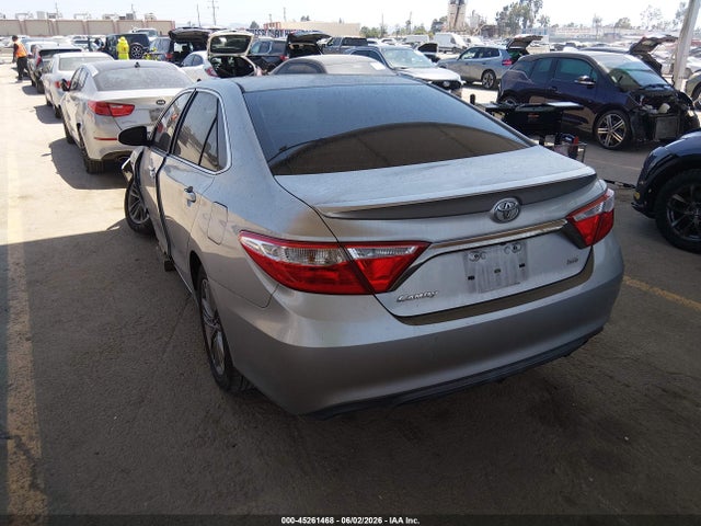 2015 Toyota Camry Se მანქანა იყიდება აუქციონზე, vin: 4T1BF1FK7FU981964, აუქციონის ნომერი: 45261468