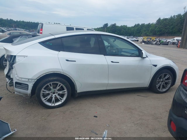 2020 Tesla Model Y Long Range Dual Motor All-wheel Drive მანქანა იყიდება აუქციონზე, vin: 5YJYGDEE3LF031940, აუქციონის ნომერი: 45261499
