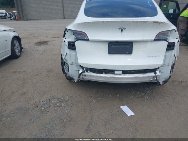 2020 Tesla Model Y Long Range Dual Motor All-wheel Drive მანქანა იყიდება აუქციონზე, vin: 5YJYGDEE3LF031940, აუქციონის ნომერი: 45261499