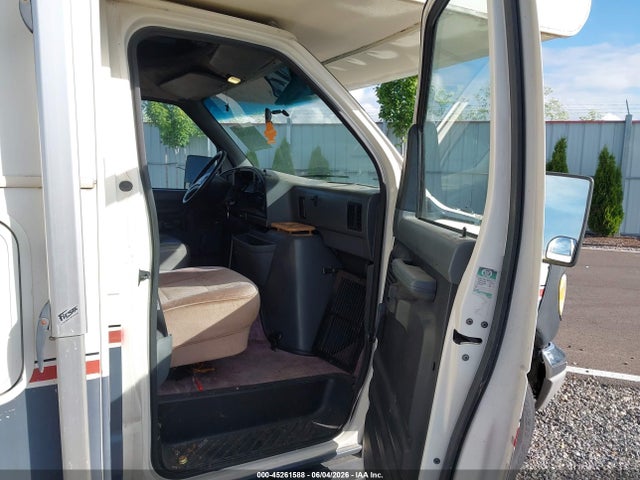 45261588 :رقم المزاد ، 1FDKE30G3PHA42114 vin ، 1993 Ford Econoline E350 Cutaway Van مزاد بيع