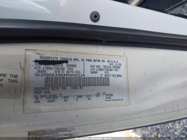 45261588 :رقم المزاد ، 1FDKE30G3PHA42114 vin ، 1993 Ford Econoline E350 Cutaway Van مزاد بيع