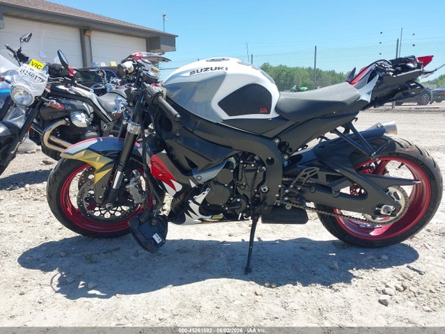 Suzuki GSX-R600 2025 JS1GN7FA1S7101707 Image 13