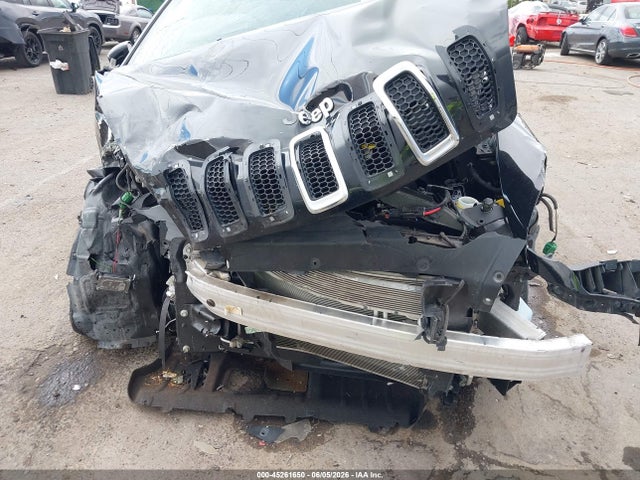 1C4PJLCB4HD236391 Jeep Cherokee Latitude Fwd
