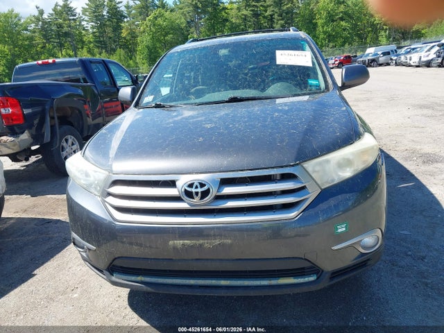 2013 Toyota Highlander Base Plus V6 მანქანა იყიდება აუქციონზე, vin: 5TDBK3EH4DS183618, აუქციონის ნომერი: 45261654