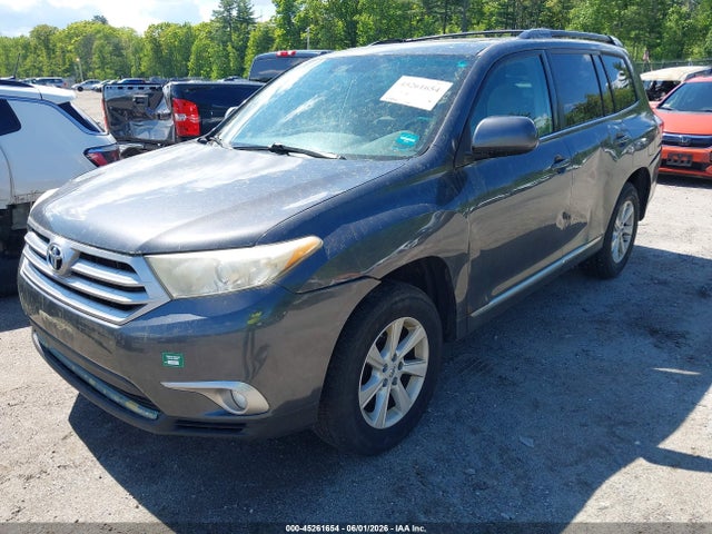 2013 Toyota Highlander Base Plus V6 მანქანა იყიდება აუქციონზე, vin: 5TDBK3EH4DS183618, აუქციონის ნომერი: 45261654