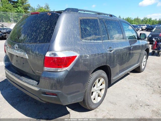 2013 Toyota Highlander Base Plus V6 მანქანა იყიდება აუქციონზე, vin: 5TDBK3EH4DS183618, აუქციონის ნომერი: 45261654
