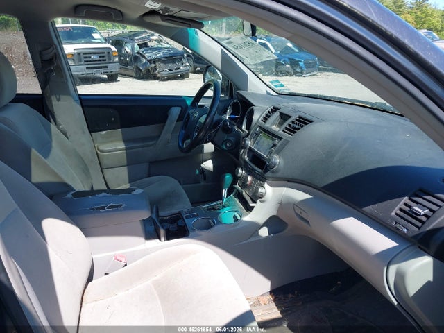 2013 Toyota Highlander Base Plus V6 მანქანა იყიდება აუქციონზე, vin: 5TDBK3EH4DS183618, აუქციონის ნომერი: 45261654