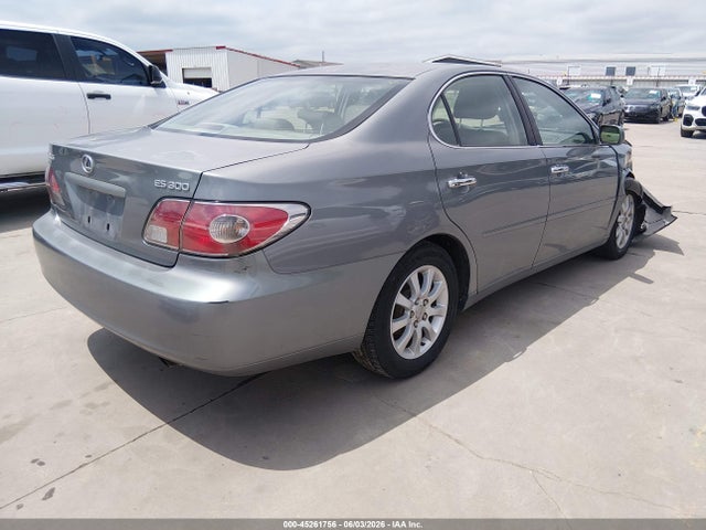 45261756 :رقم المزاد ، JTHBF30G325023332 vin ، 2002 Lexus Es 300 مزاد بيع