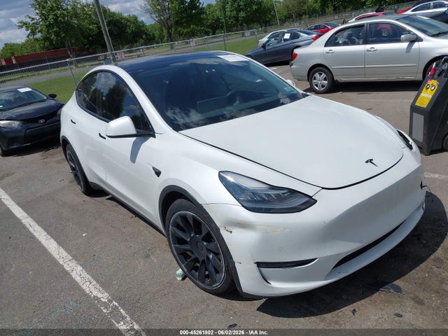Продажа на аукционе авто 2022 Tesla Model Y Long Range Dual Motor All-wheel Drive, vin: 7SAYGDEEXNF362553, номер лота: 45261802